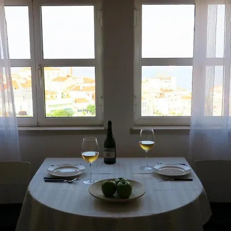 Gaivotas Do Tejo Amazing View Lisbon